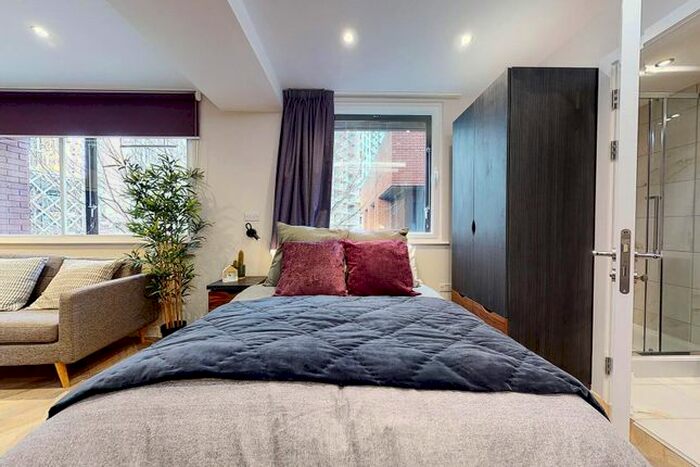 Studio To Rent In Apt, Live Oasis Wade Lane #, LS2