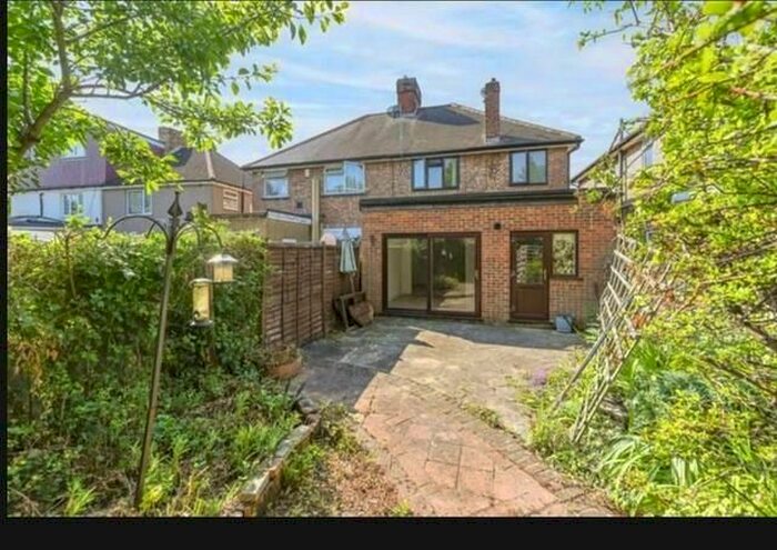 4 Bedroom Property To Rent In Halsbury Road West, Northolt, UB5