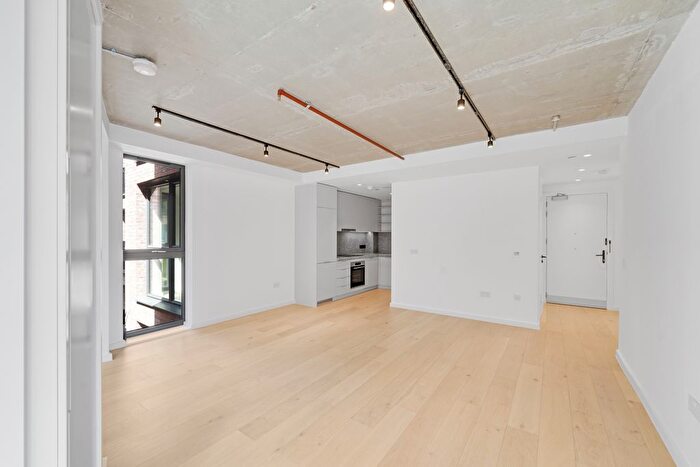 2 Bedroom Flat To Rent In Bayford Street, London, E8