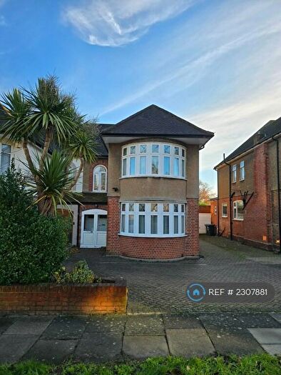 3 Bedroom Semi-Detached House To Rent In Sheringham Avenue, London, N14