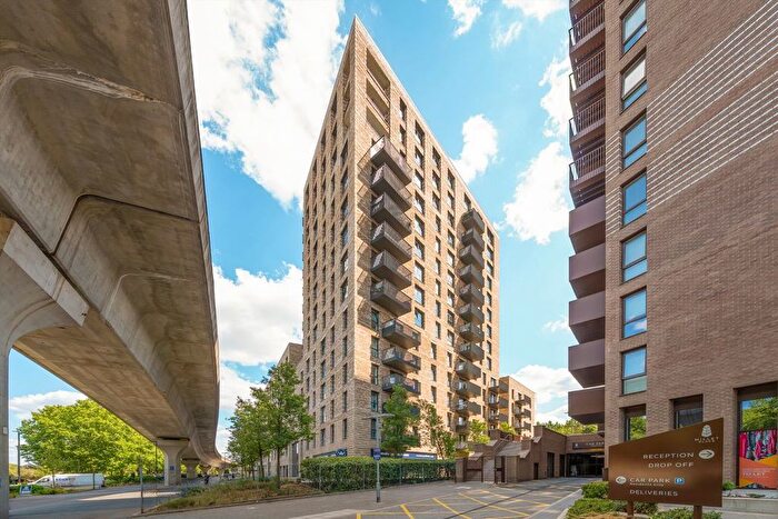 1 Bedroom Flat To Rent In Bramwell Way, Pontoon Docks, E16