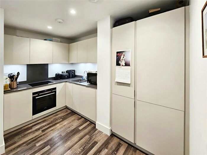 1 Bedroom Flat For Sale In Moulding Lane, London, SE14