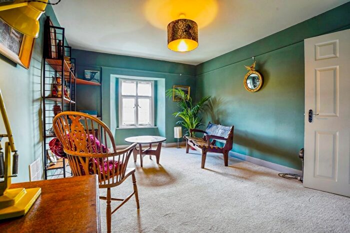 2 Bedroom Flat For Sale In Richmond Park Road, Bristol, BS8