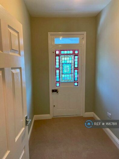 2 Bedroom Flat To Rent In Undercliff Road West, Felixstowe, IP11