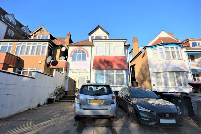 Studio To Rent In Queens Road, Hendon, NW4
