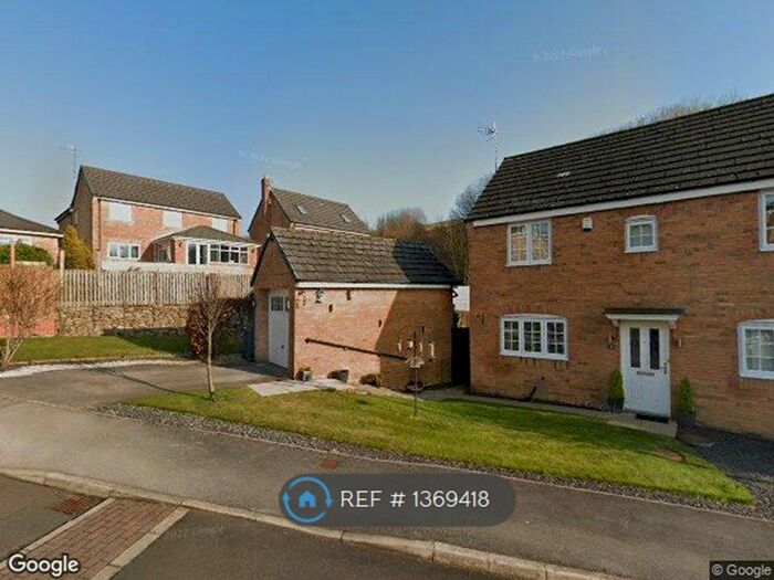 6 Bedroom Detached House To Rent In Calderwood Close, Shipley, BD18