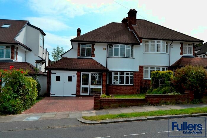 3 Bedroom Semi-Detached House To Rent In Broadfields Avenue, London N21