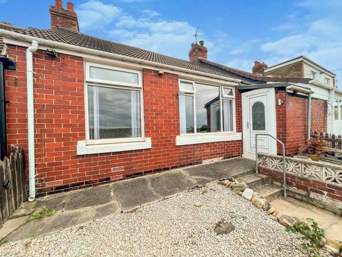 2 Bedroom Bungalow To Rent In Doxford Avenue, Hetton-Le-Hole, Houghton Le Spring, Tyne And Wear, DH5