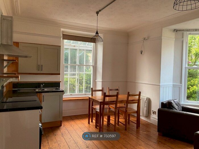 1 Bedroom Flat To Rent In Penare Road, Penzance, TR18