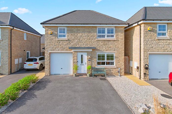 4 Bedroom Detached House For Sale In Lampkin Chase, Silsden, Keighley, West Yorkshire, BD20