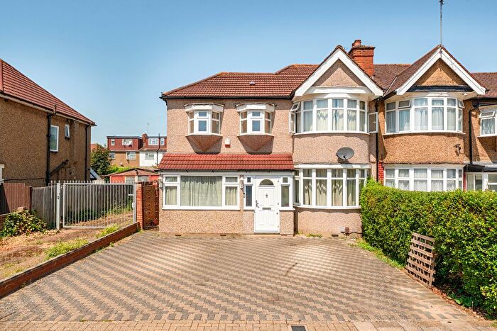 5 Bedroom Semi Detached House For Sale In Exeter Road, Harrow, Greater London, HA2
