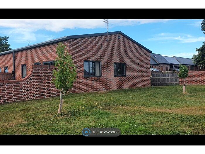 1 Bedroom Flat To Rent In Wickfield Farm, Royal Wootton Bassett, Swindon, SN4