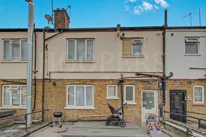 2 Bedroom Flat To Rent In Forty Avenue, Wembley, HA9