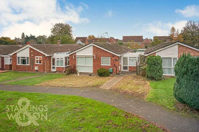 3 Bedroom Detached Bungalow For Sale In Waterloo Avenue, Roydon, Diss, IP22