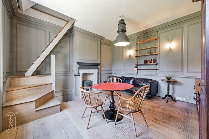 1 Bedroom Terraced House To Rent In Trinity Green, Mile End Road, London, E1