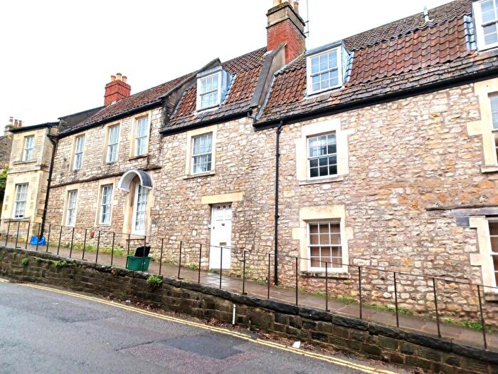 1 Bedroom Apartment To Rent In Trafalgar Road, BA1