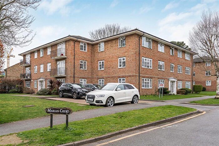 2 Bedroom Apartment For Sale In Robin Hood Lane, Sutton, SM1
