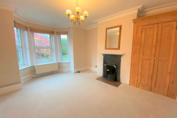 2 Bedroom Apartment To Rent In York Road, Guildford, GU1