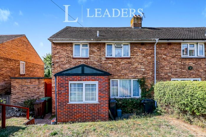 3 Bedroom Terraced House To Rent In Hillsley Road, PO6