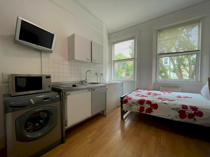 Studio To Rent In Philbeach Gardens, London, SW5