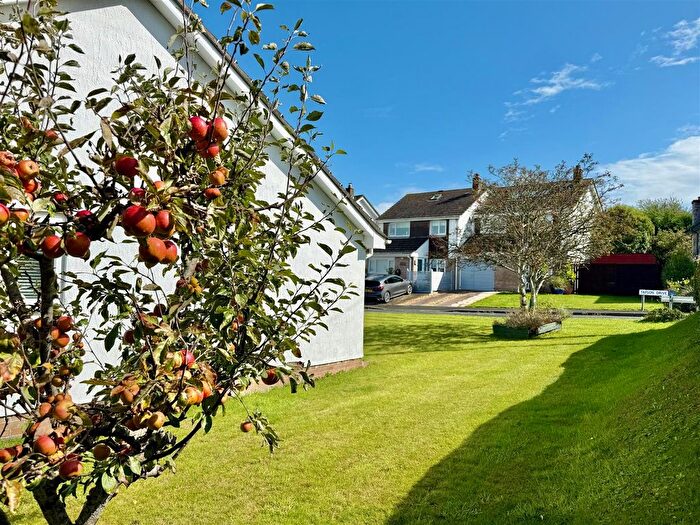 2 Bedroom Detached Bungalow For Sale In Turnchapel, Plymouth, PL9