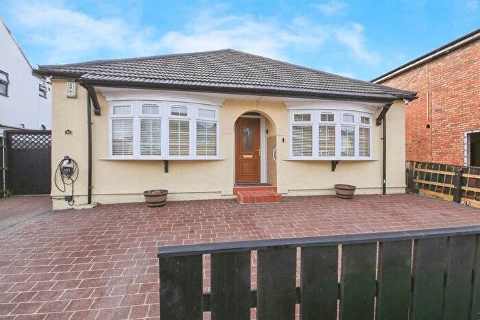 5 Bedroom Detached Bungalow For Sale In Alexandra Road, Peterborough, PE1