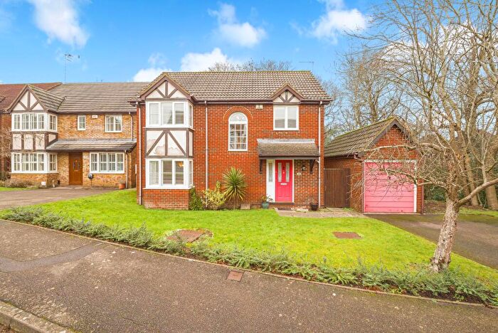 4 Bedroom Detached House For Sale In Henry Burt Way, Burgess Hill, RH15