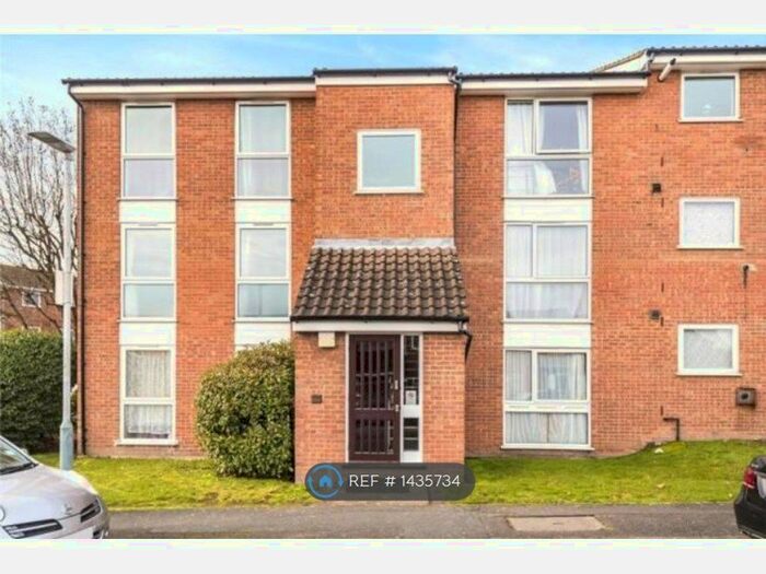 1 Bedroom Flat To Rent In Cranston Close, Ickenham, Uxbridge, UB10