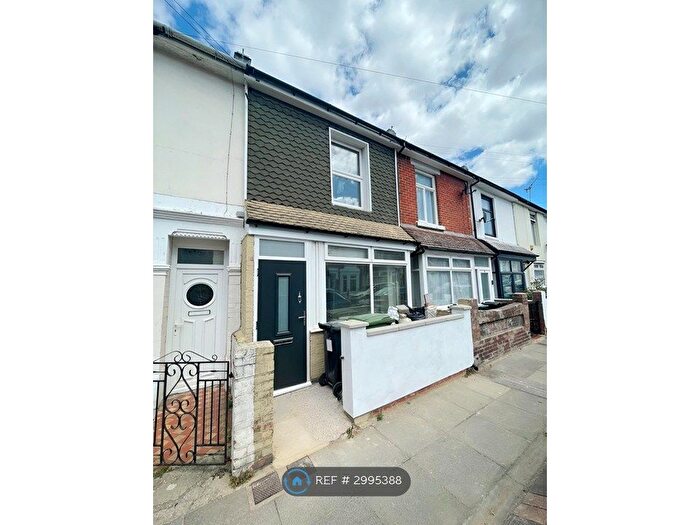 3 Bedroom Terraced House To Rent In Walden Road, Portsmouth, PO2