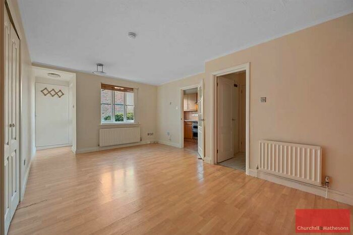 Flat To Rent In Godolphin Place, Acton W3