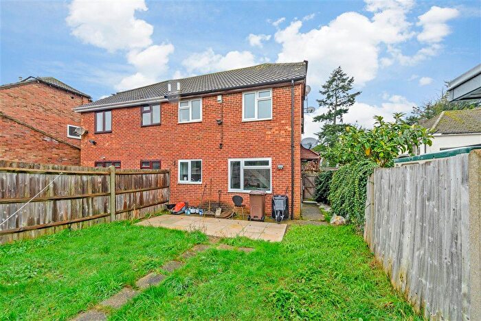 1 Bedroom End Terrace House For Sale In Barrington Close, Walderslade, Chatham, Kent, ME5