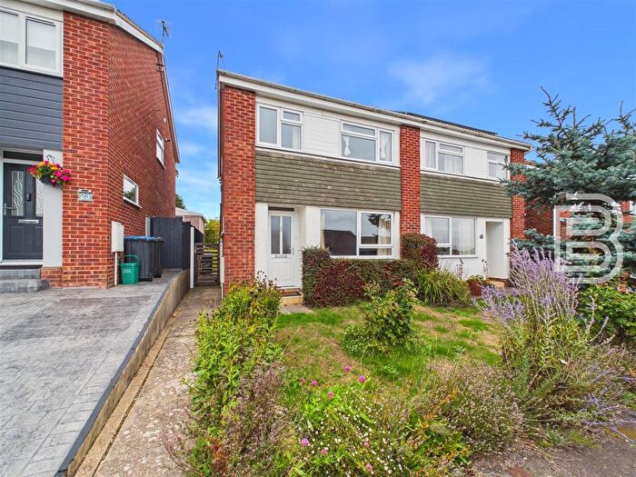 3 Bedroom Semi Detached House For Sale In Hardy Close, Rugby, CV22