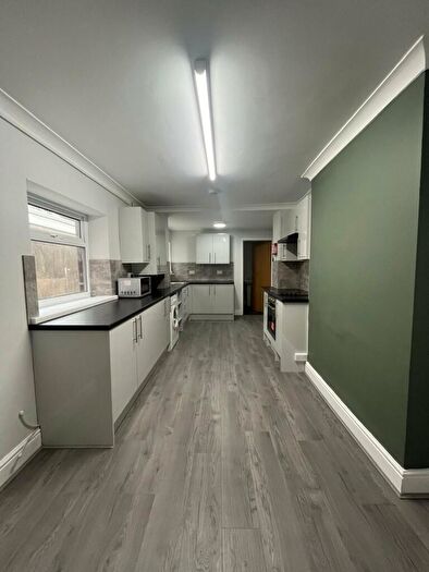 5 Bedroom Terraced House To Rent In North Luton Place, Cardiff, CF24