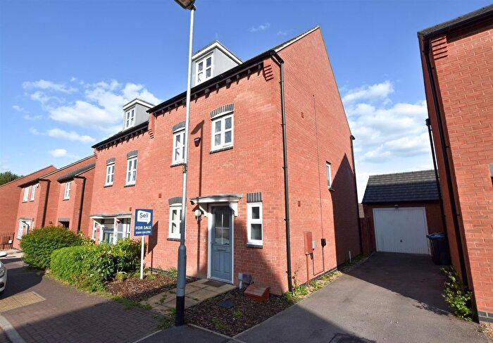 4 Bedroom Semi-Detached House For Sale In Olympic Way, Hinckley, LE10