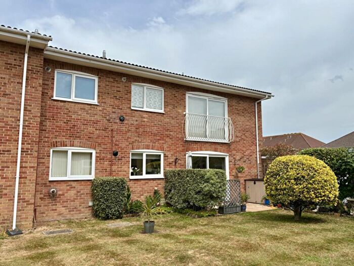 2 Bedroom Apartment For Sale In Waterford Place, Highcliffe On Sea, BH23