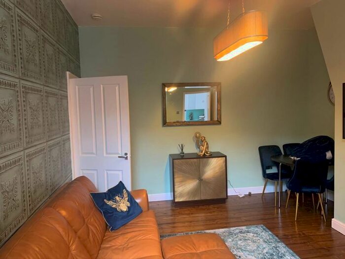 3 Bedroom Flat To Rent In Grosvenor Road, Jesmond, Newcastle Upon Tyne, NE2