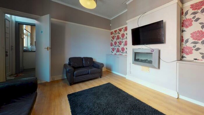 4 Bedroom Terraced House To Rent In Harold Mount, Hyde Park, Leeds, LS6