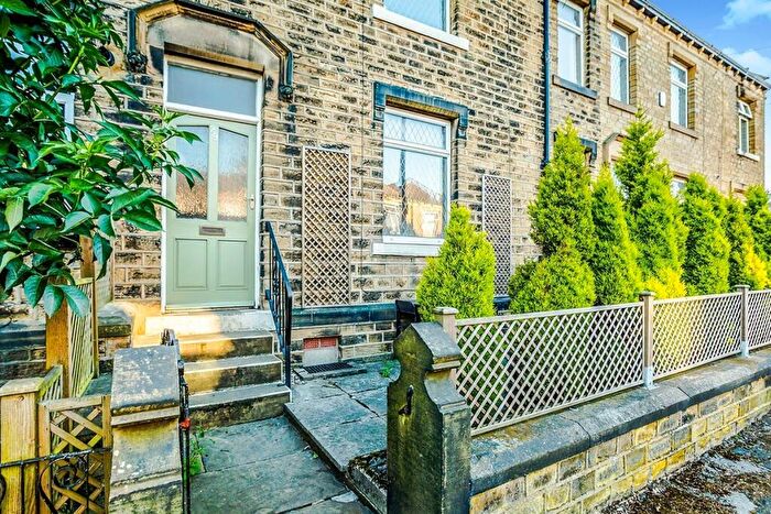 3 Bedroom Terraced House To Rent In Dean Street, Huddersfield, West Yorkshire, HD3