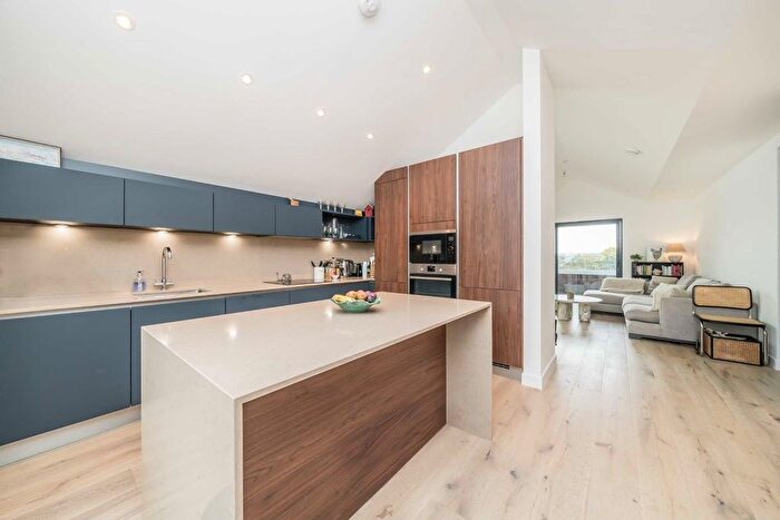 2 Bedroom Flat For Sale In Cottenham Park Road, Wimbledon, SW20