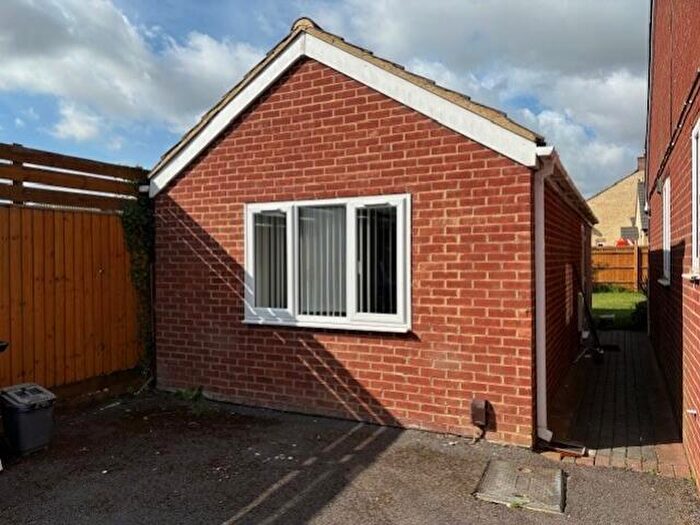 1 Bedroom Flat To Rent In A Lancaster Place, Carterton, OX18