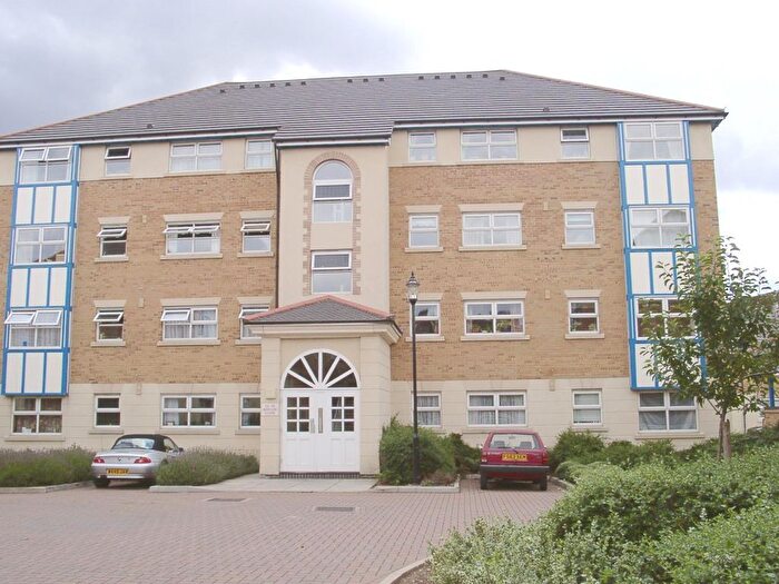 2 Bedroom Flat To Rent In Adeliza Close, Barking, IG11