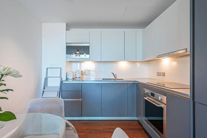 1 Bedroom Flat For Sale In Salvor Tower, Canary Wharf, London, E14