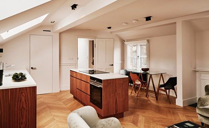 2 Bedroom Flat To Rent In Weymouth Mews, Marylebone, W1G
