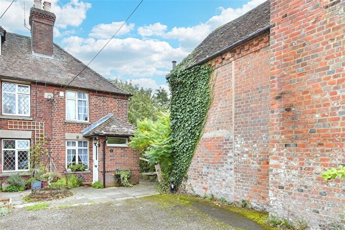 1 Bedroom End Of Terrace House For Sale In School Lane, West Kingsdown, Kent, TN15