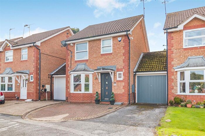 3 Bedroom Link Detached House For Sale In Bird Close, Mansfield, NG18