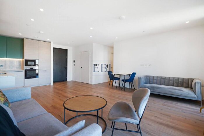 1 Bedroom Apartment To Rent In Curlew House, Hawser Lane, London, E14