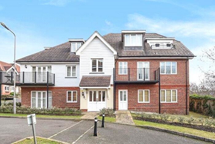 2 Bedroom Flat To Rent In Freer Crescent, High Wycombe, Buckinghamshire, HP13