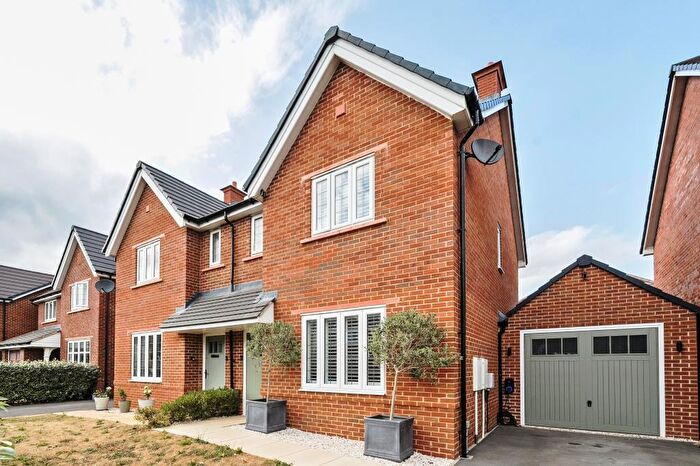 3 Bedroom Semi Detached House For Sale In Brize Norton, Oxfordshire, OX18