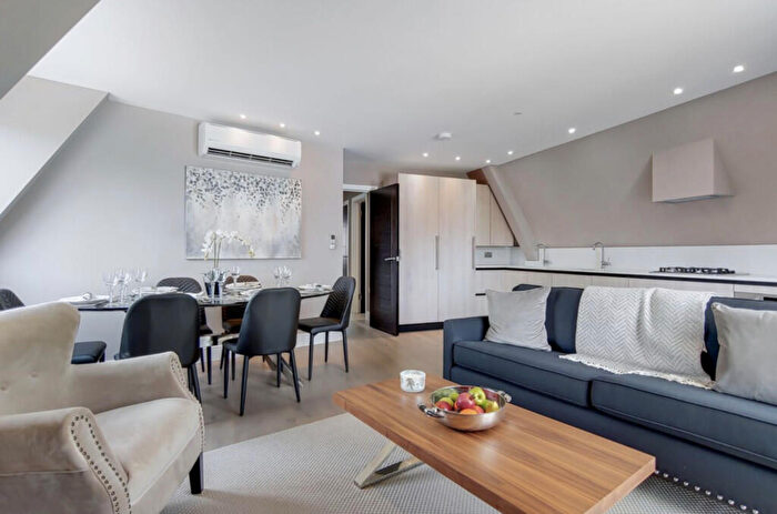 3 Bedroom Apartment To Rent In St. Johns Wood Park, London, NW8