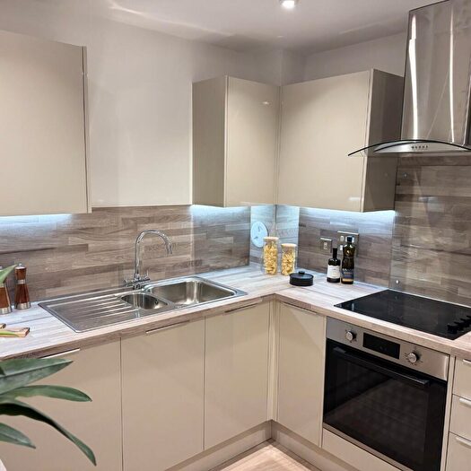 1 Bedroom Flat To Rent In Minerva Square, Glasgow, G3